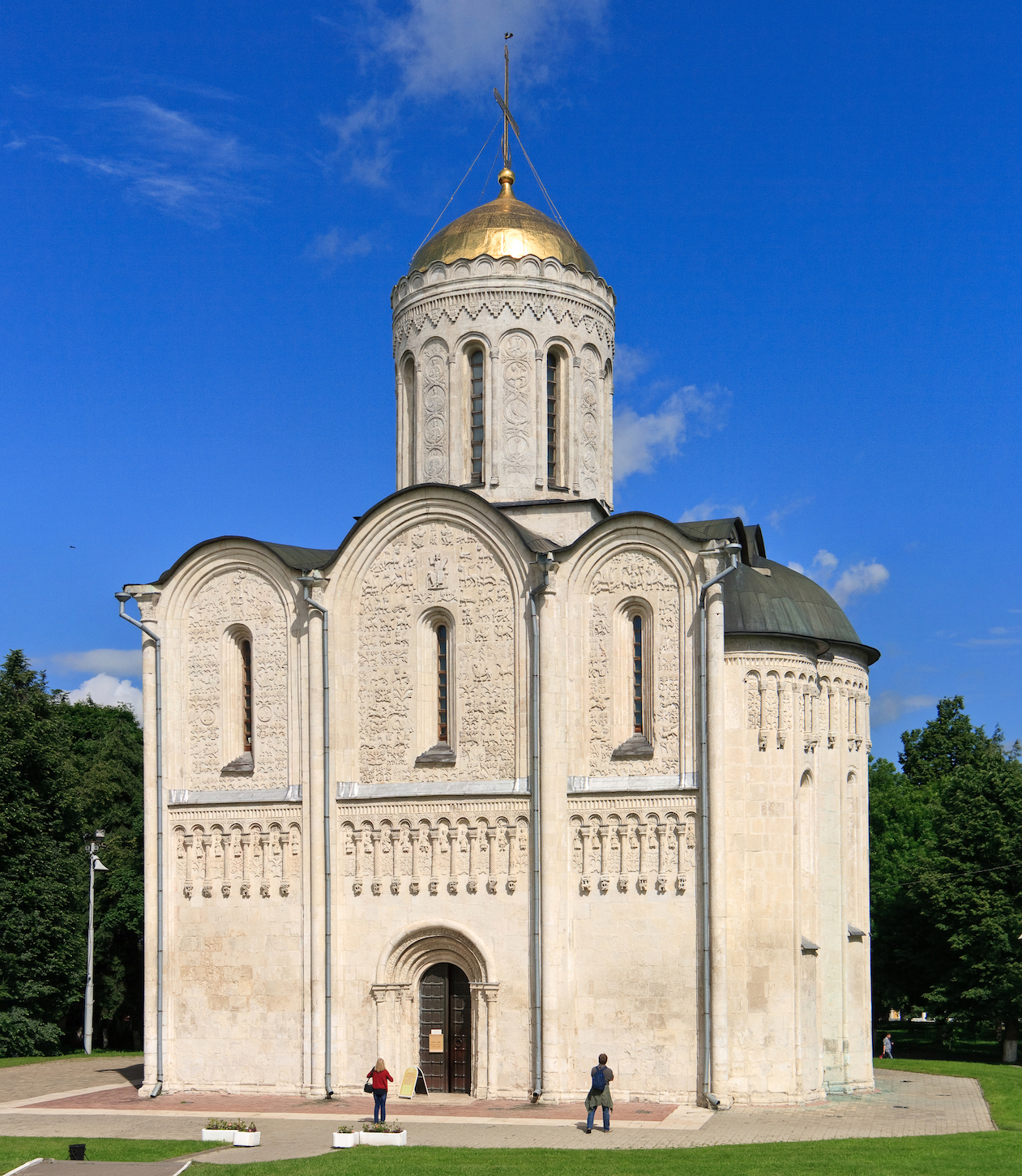 <p>The Cathedral of St. Demetrios, 1193-97, view of south facade, white stone, Vladimir (source: Wikimedia)</p>
