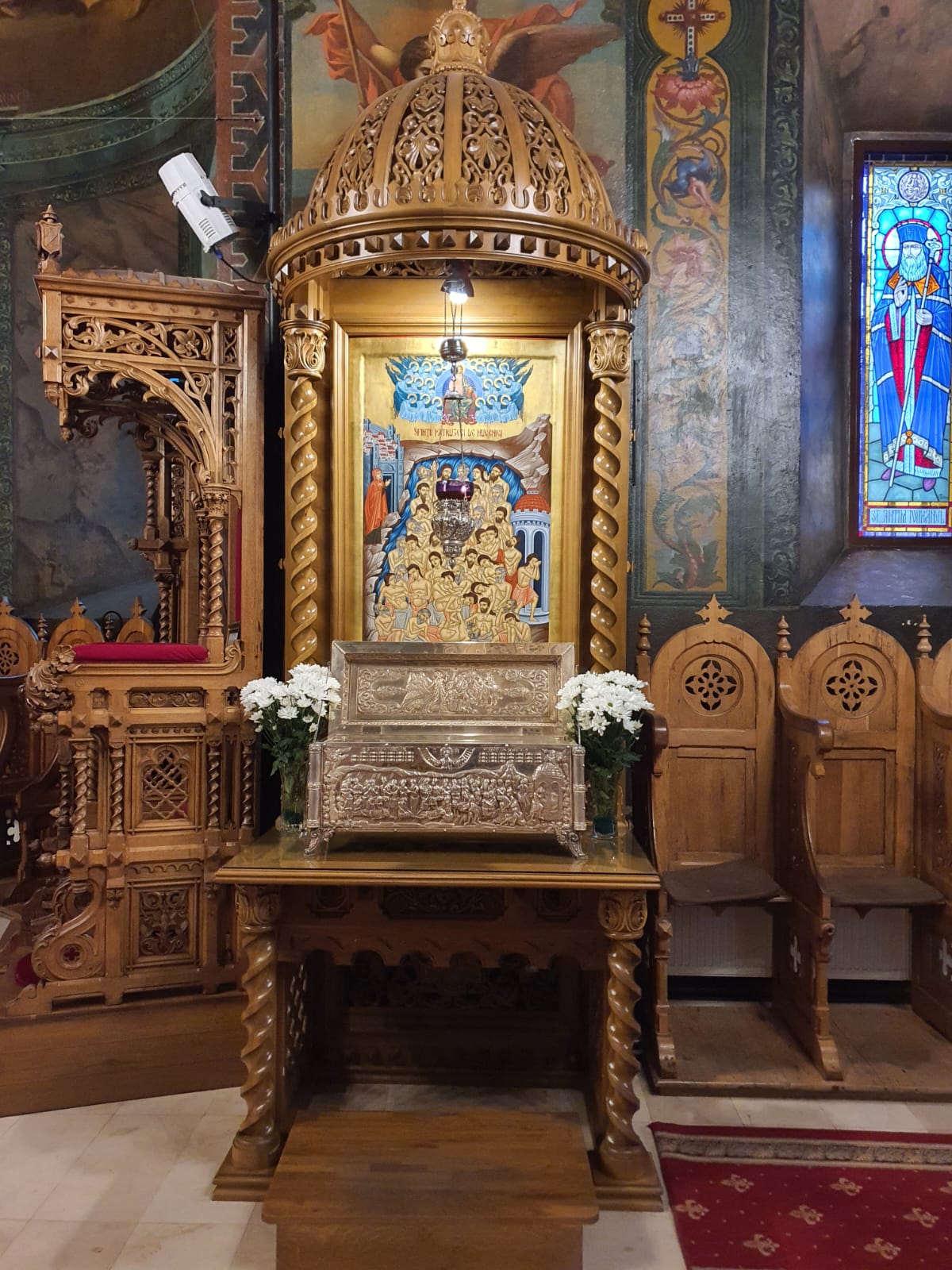 <p>St Antim Monastery - The Church (The Relics Casket). (source: Octavian-Adrian Negoiță)</p>