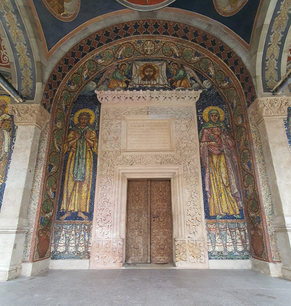 <p>St Antim Monastery - The Church (The Entrance). (source: Octavian-Adrian Negoiță)</p>