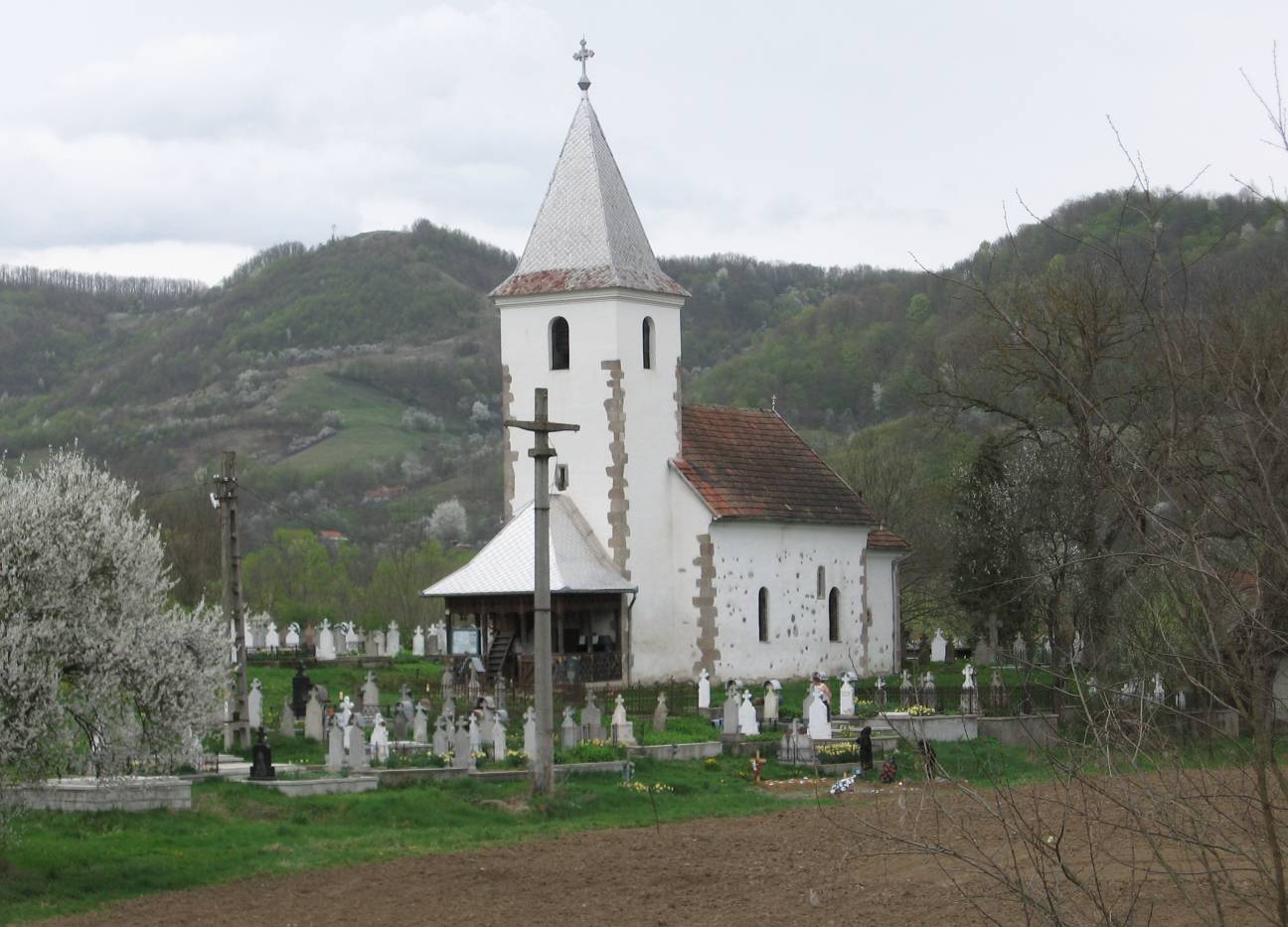 <p>View from the south-west of Church of St. Nicholas, second half of the 14th century, masonry of raw and profiled stone, Ribița, Hunedoara County, Romania (source: D. Gh. Năstăsoiu)</p>